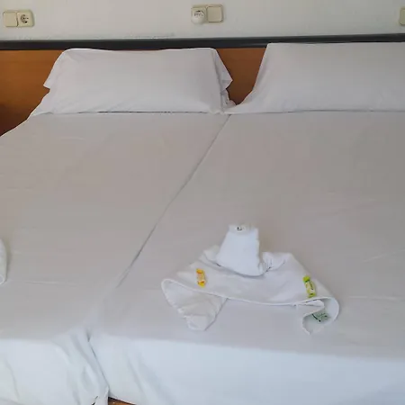 克罗纳港旅馆 2*