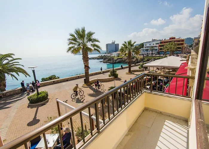 克罗纳港旅馆 3*